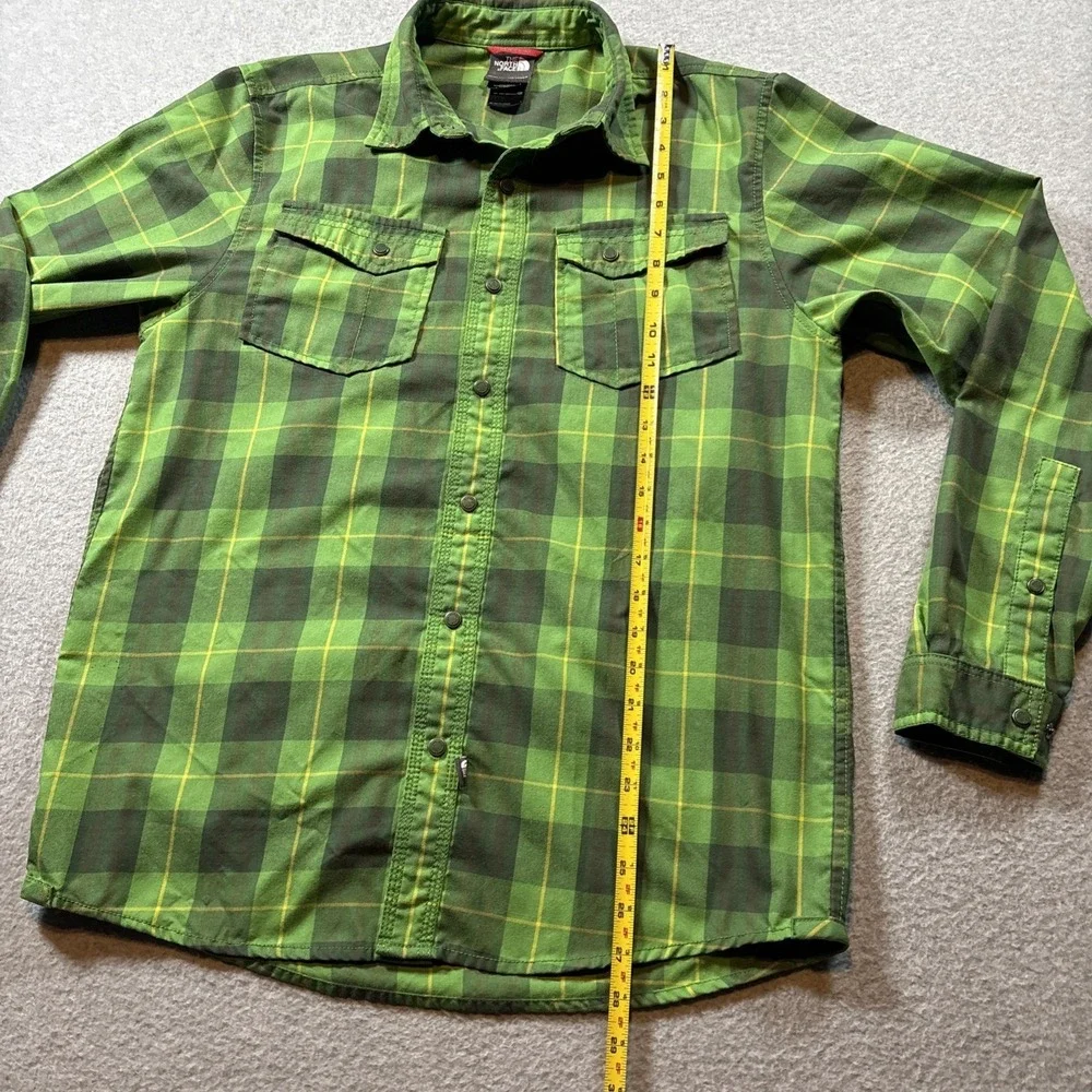 North Face Plaid Snap Button Long Sleeve Button Up Men's S Green 2 Pocket Hiking